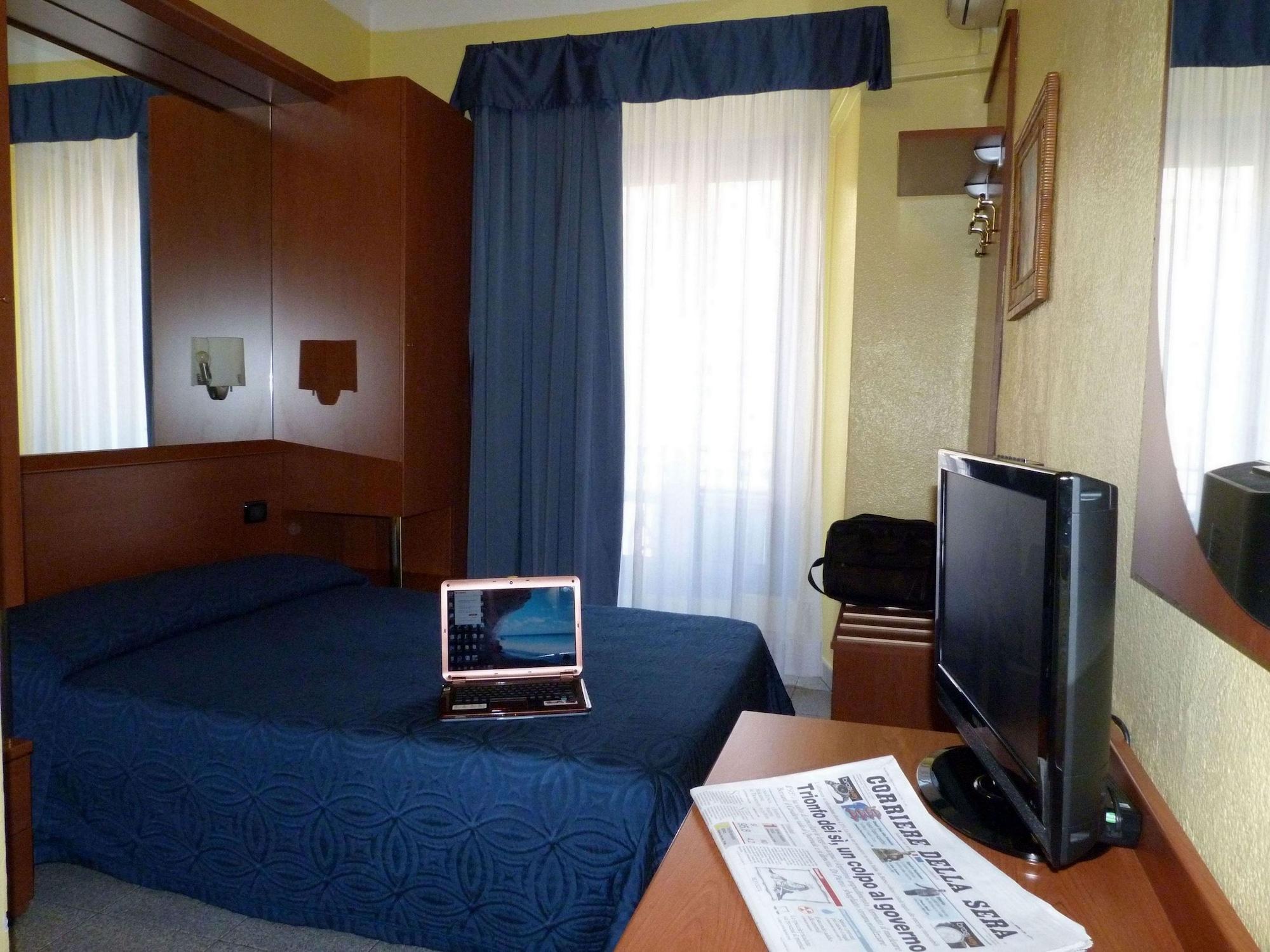 Hotel Aurora Milan Exterior photo
